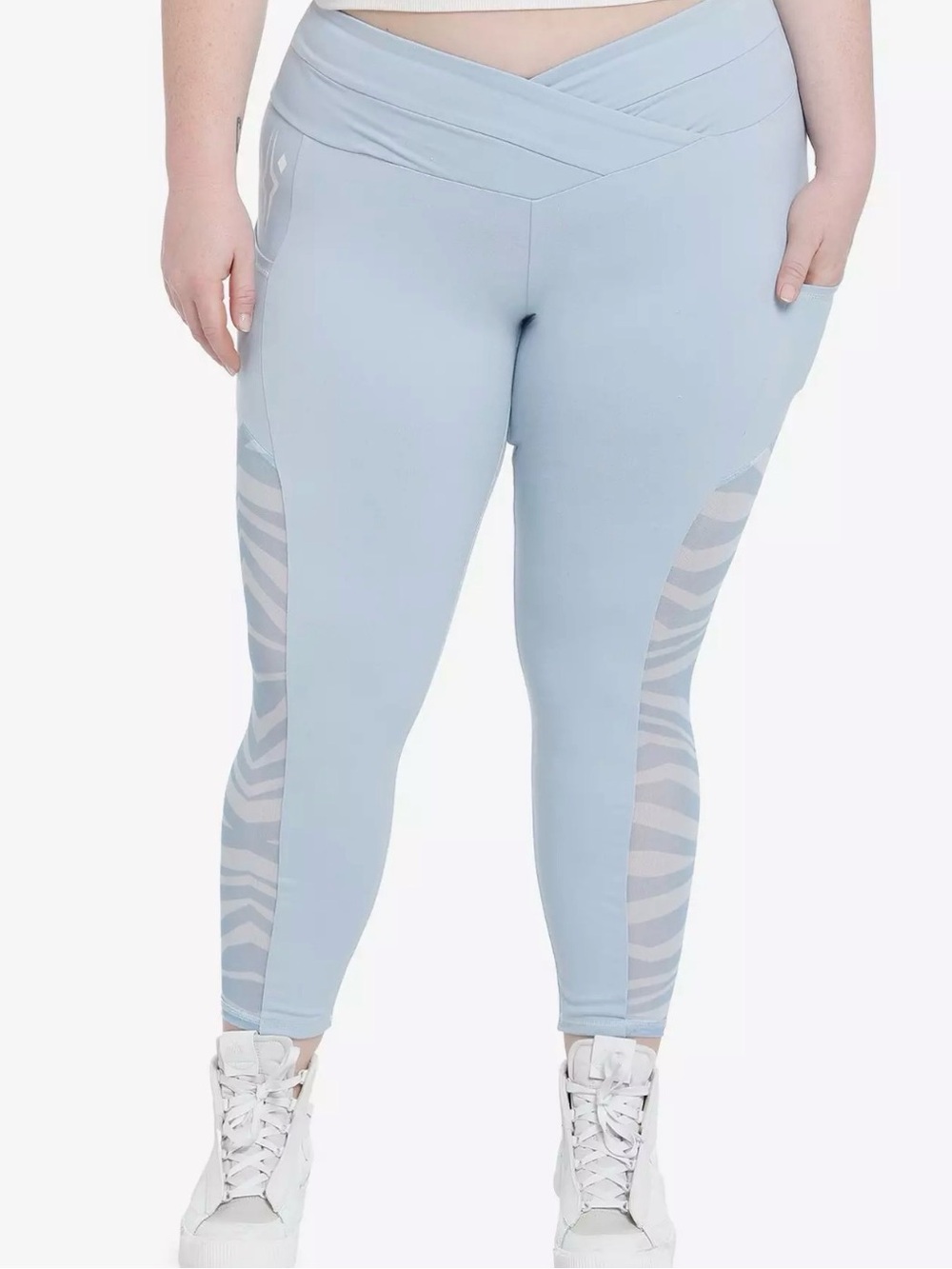 Her Universe Star Wars Ahsoka Tano Capri Leggings XL